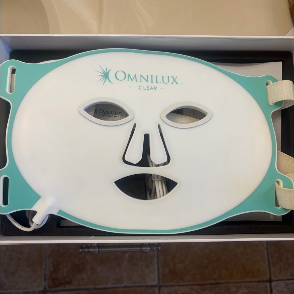 Omnilux Clear LED Facial Mask in Teal and White
